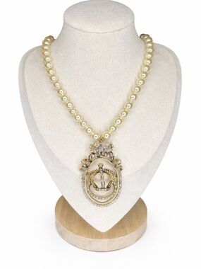 Vintage Faux Pearl Necklace Crown Pendant Rhinestone Gold Tone Royal Core